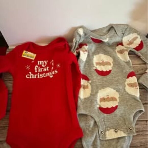 Santa Newborn Bundle - 2 long sleeve onesies and sleeper - Picture 1 of 6